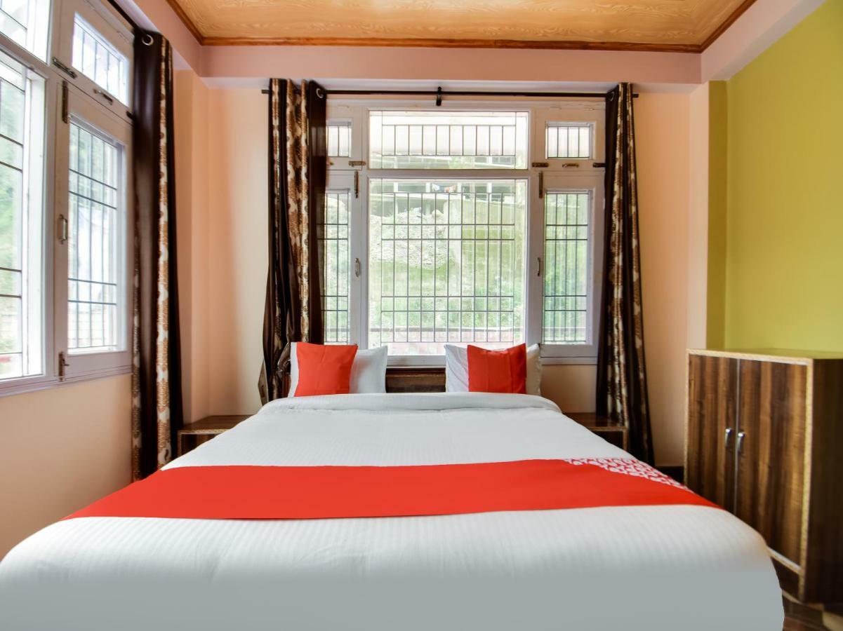 Oyo 45320 Hotel Mars Agartala Exteriör bild