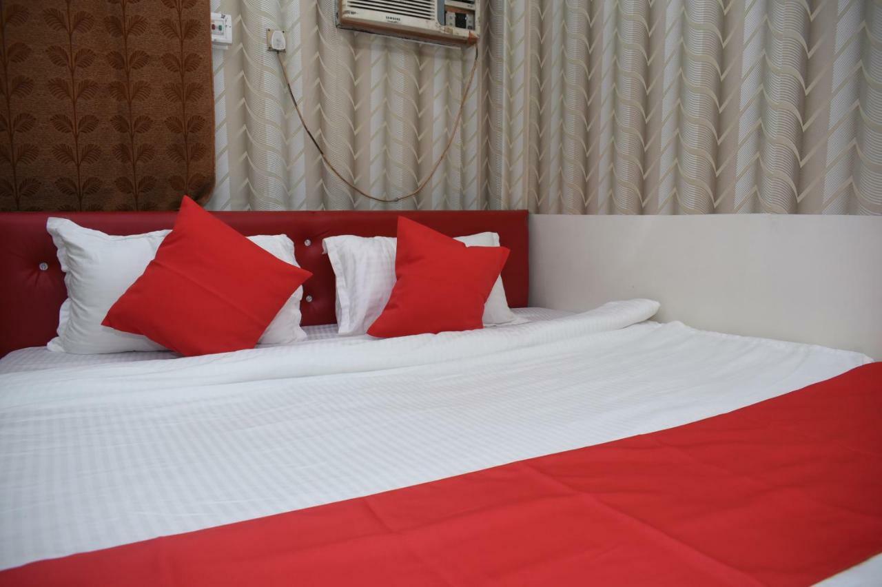 Oyo 45320 Hotel Mars Agartala Exteriör bild