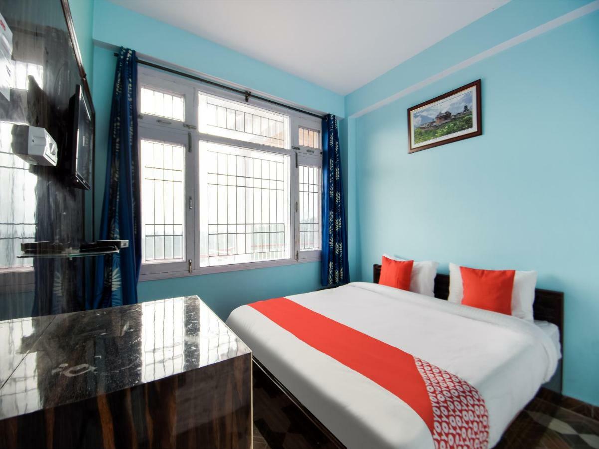 Oyo 45320 Hotel Mars Agartala Exteriör bild